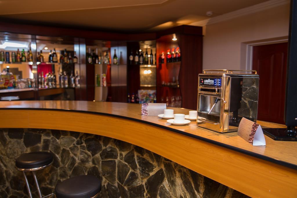 City Hotel Ustʼ-Kamenogorsk Екстериор снимка