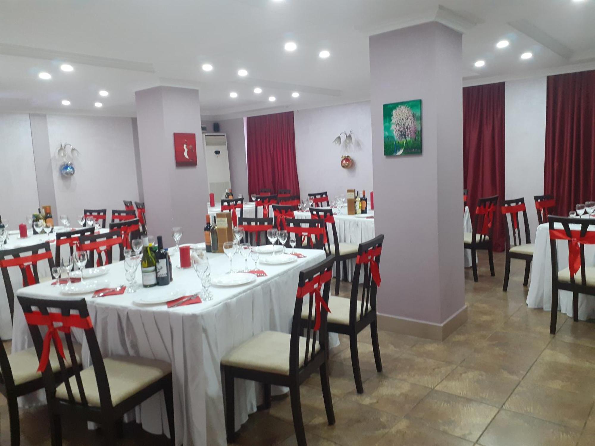 City Hotel Ustʼ-Kamenogorsk Екстериор снимка