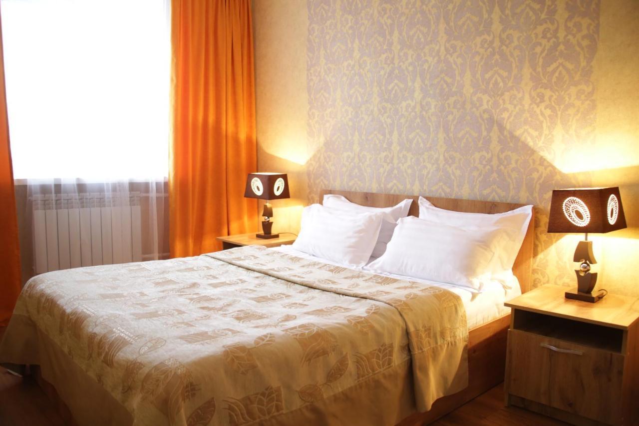 City Hotel Ustʼ-Kamenogorsk Екстериор снимка