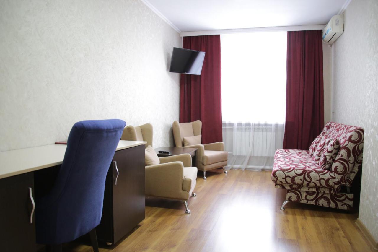 City Hotel Ustʼ-Kamenogorsk Екстериор снимка