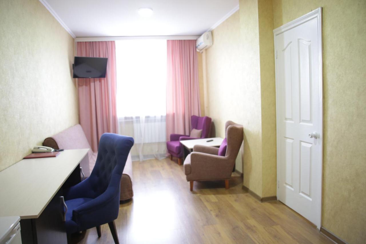 City Hotel Ustʼ-Kamenogorsk Екстериор снимка