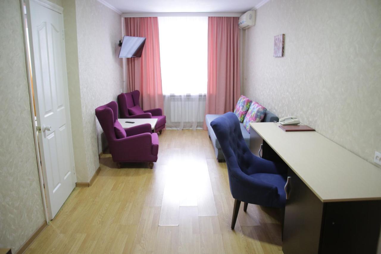 City Hotel Ustʼ-Kamenogorsk Екстериор снимка